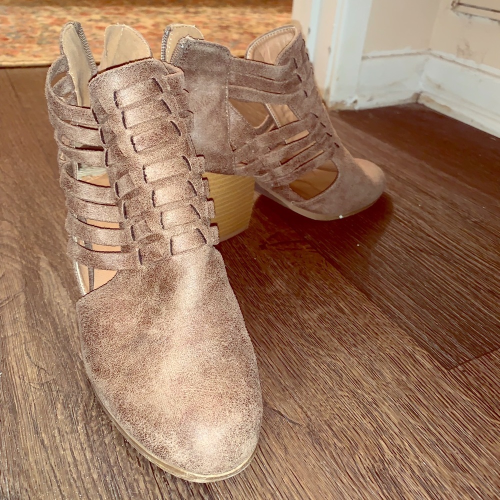 Brown faux leather laced booties